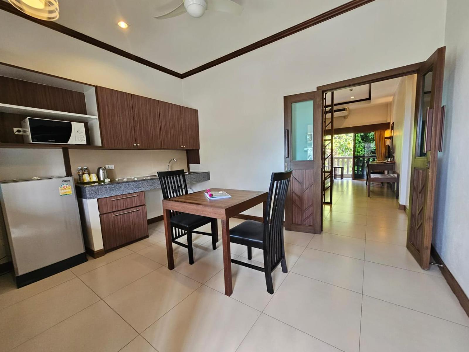 Aparthotel Ratana Hill Patong Exterior foto